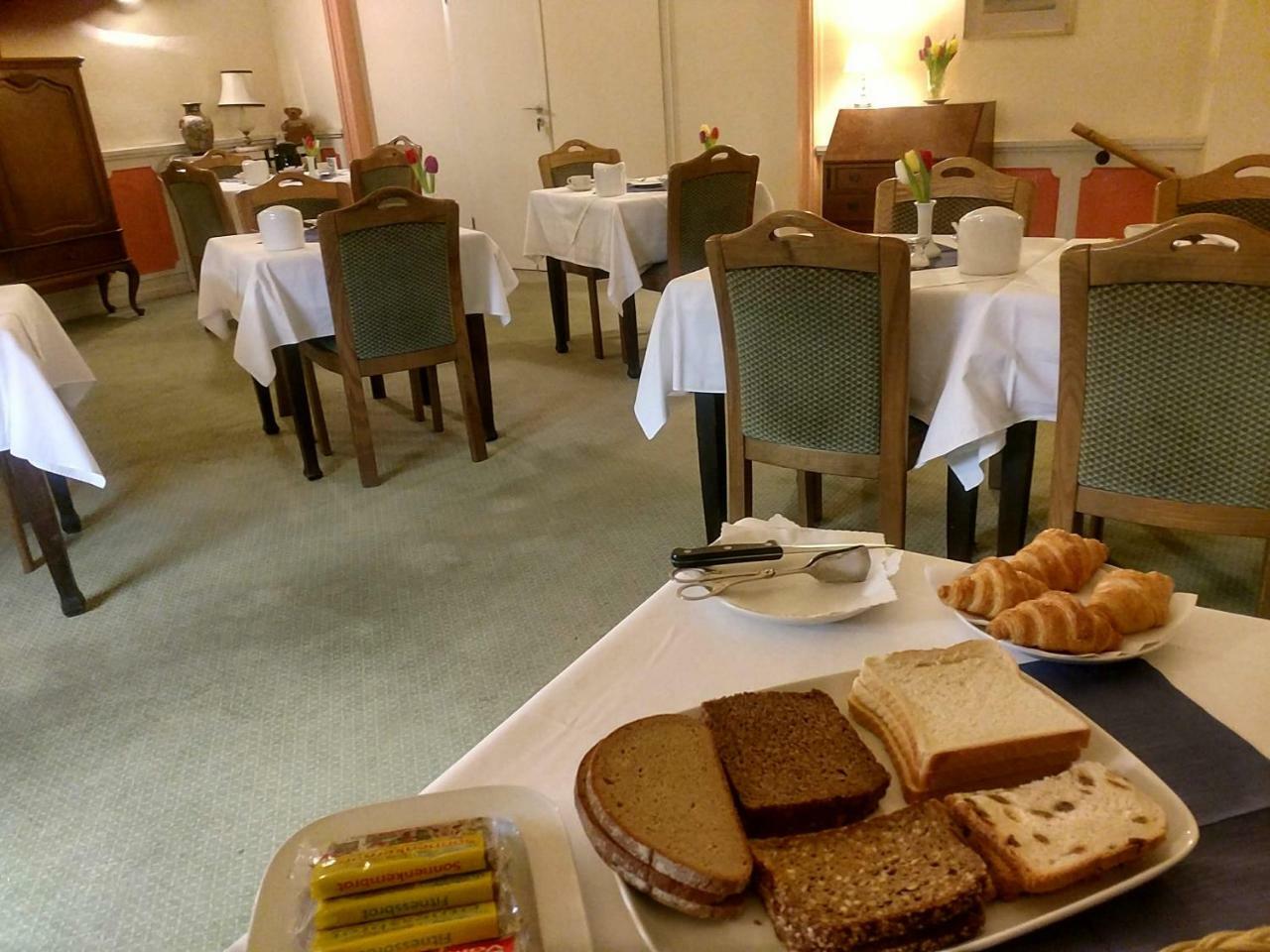 Schloss Hotel Gbr Дюселдорф Екстериор снимка